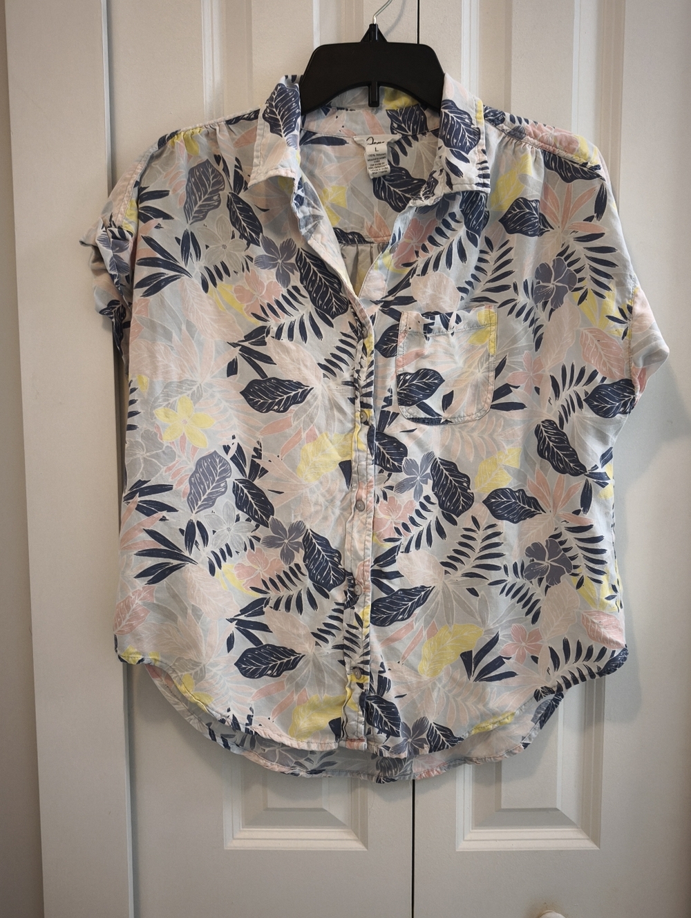 Womens Lightweight Floral Print Button-Up Shirt in Pastel Multi